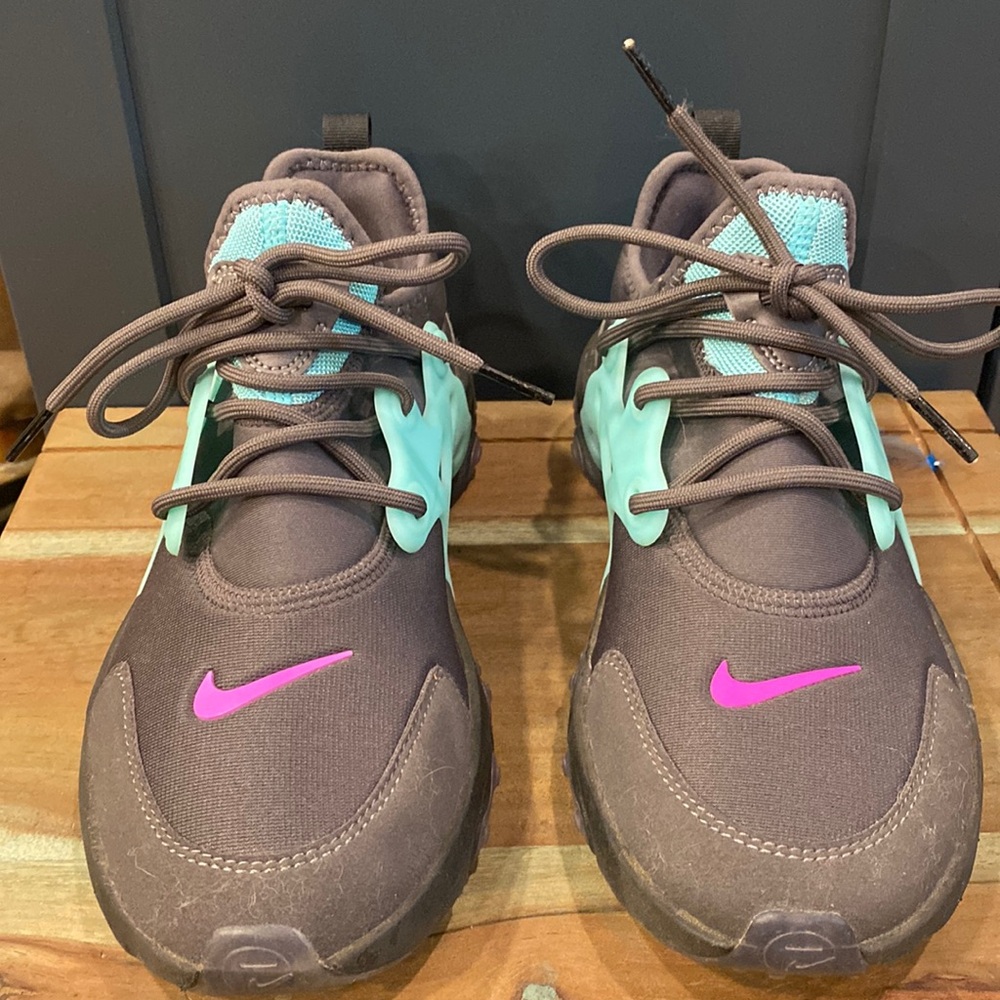Nike Presto size 6youth or size 7.5 women